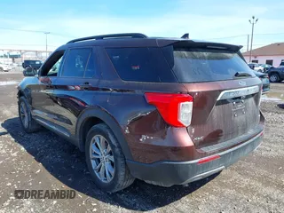 2020 Ford Explorer XLT with VIN 1FMSK8DHXLGA66970, listed as a IAAI auction lot 41941824 with 81,187 mi miles. Bid and sale history available at carsss.com. Image 3.