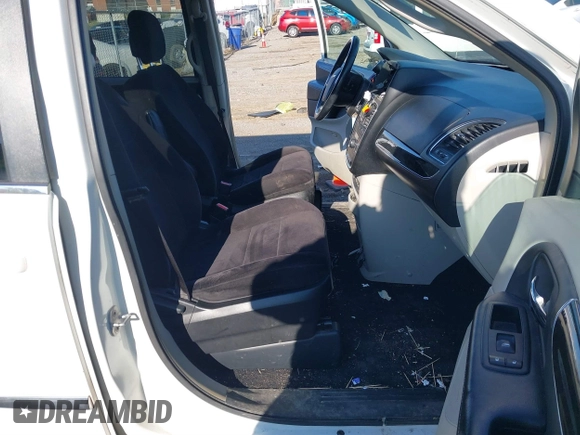 2011 Chrysler Town & Country Touring with VIN 2A4RR5DG3BR637971, listed as a IAAI auction lot 41855796 with 350,961 mi miles and . Bid and sale history available at DreamBid. Image 5.