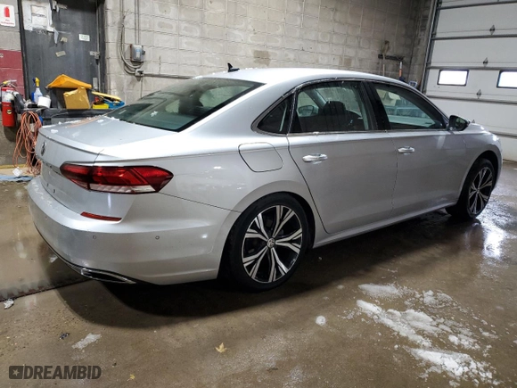 2020 Volkswagen Passat 2.0T SEL with VIN 1VWCA7A34LC015855, listed as a Copart auction lot 44553995 with 32,612 mi miles and Salvage Title. Bid and sale history available at carsss.com. Image 3.