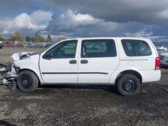 2008 Chevrolet Uplander LS Fleet with VIN 1GBDV13WX8D117831, listed as a IAAI auction lot 40688785 with NaN miles. Bid and sale history available at carsss.com. Image 15.