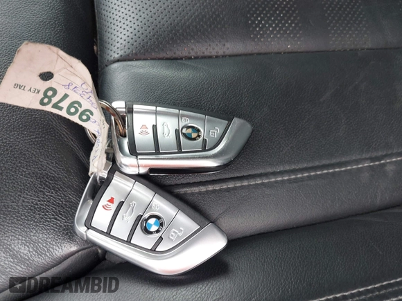 2020 BMW X7 xDrive40i z VIN 5UXCW2C02L9B68713, wystawiony jako IAAI lot #42097115 z przebiegiem 95 758 mil mil oraz . Historia ofert i sprzedaży dostępna na DreamBid. Obrazek 11.