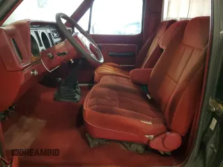 1988 Ford Bronco z VIN 1FMCU14T4JUA54161, wystawiony jako Copart lot #76312054 z przebiegiem 34 932 mil mil oraz Szkoda całkowita • Salvage title. Historia ofert i sprzedaży dostępna na DreamBid. Obrazek 7.