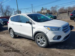 2019 Ford Escape SE with VIN 1FMCU9GD6KUA69877, listed as a IAAI auction lot 41826062 with 41,083 mi miles. Bid and sale history available at carsss.com. Image 1.