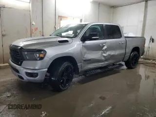 2021 Ram 1500 Big Horn z VIN 1C6SRFFT2MN598580, wystawiony jako Copart lot #52394285 z przebiegiem 34 468 mil mil oraz Szkoda całkowita • Salvage title. Historia ofert i sprzedaży dostępna na DreamBid. Obrazek 1.