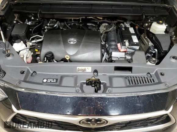 2020 Toyota Highlander L with VIN 5TDCZRBH8LS514044, listed as a Copart auction lot 53037635 with 49,001 mi miles and Salvage title. Bid and sale history available at DreamBid. Image 12.