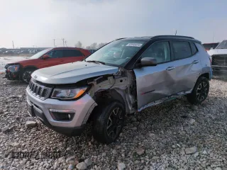 2020 Jeep Compass Trailhawk with VIN 3C4NJDDB1LT195653, listed as a Copart auction lot 82046974 with 119,007 mi miles and Salvage Title. Bid and sale history available at carsss.com. Image 1.