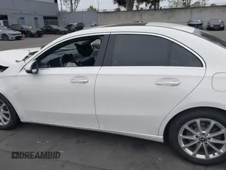 2019 Mercedes-Benz A 220 z VIN WDD3G4EB7KW022688, wystawiony jako IAAI lot #42023919 z przebiegiem 59 968 mil mil oraz . Historia ofert i sprzedaży dostępna na DreamBid. Obrazek 15.