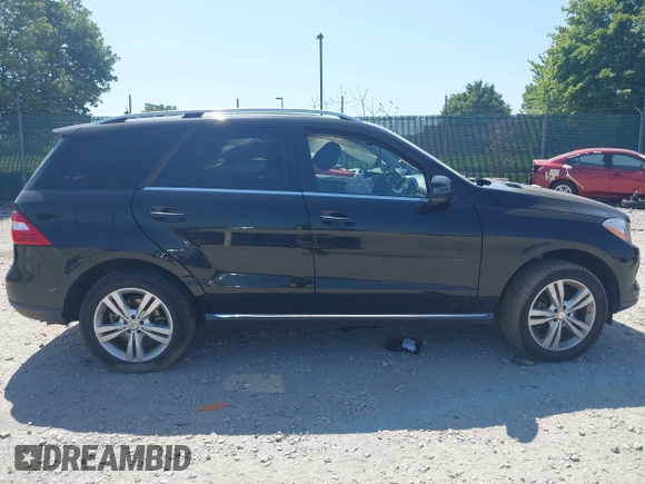 2015 Mercedes-Benz M 350 с VIN 4JGDA5HBXFA486817, выставлен на аукционе IAAI как лот 42557067 с пробегом Не указан миль и . История ставок и продаж доступна на DreamBid. Изображение 13.
