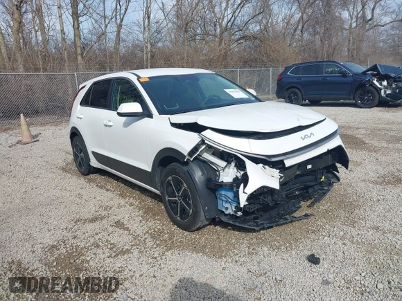 2024 Kia Niro LX with VIN KNDCP3LE6R5164953, listed as a IAAI auction lot 41822646 with 80,837 mi miles. Bid and sale history available at carsss.com. Image 1.