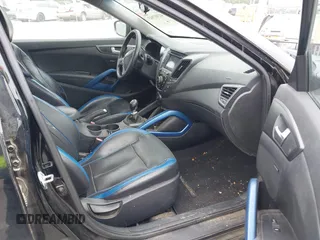 2013 Hyundai Veloster Turbo z VIN KMHTC6AE9DU097968, wystawiony jako IAAI lot #42307943 z przebiegiem 141 216 mil mil oraz . Historia ofert i sprzedaży dostępna na DreamBid. Obrazek 5.