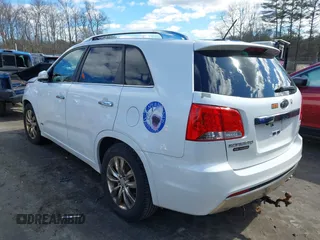2011 Kia Sorento SX with VIN 5XYKWDA28BG149350, listed as a IAAI auction lot 41738960 with 190,218 mi miles. Bid and sale history available at carsss.com. Image 3.
