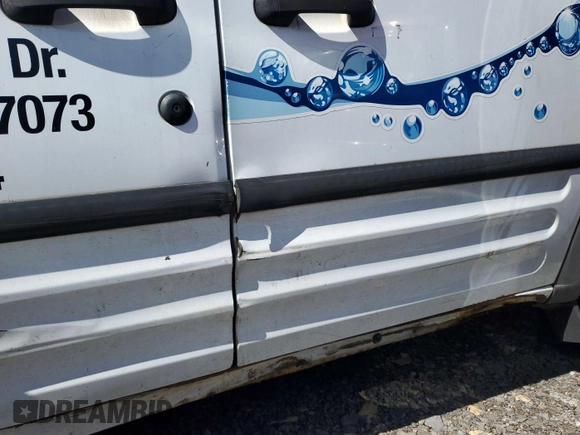 2013 Ford Transit Connect XLT z VIN NM0LS7DN8DT143883, wystawiony jako IAAI lot #42240843 z przebiegiem 121 461 mil mil oraz . Historia ofert i sprzedaży dostępna na DreamBid. Obrazek 1.