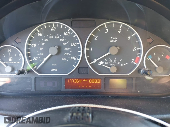 2006 BMW 3 Series 330Ci with VIN WBABW53416PZ42123, listed as a IAAI auction lot 40662101 with 177,364 mi miles. Bid and sale history available at carsss.com. Image 7.