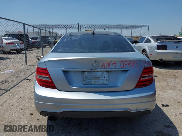 2013 Mercedes-Benz C 250 с VIN WDDGJ4HB1DG113838, выставлен на аукционе IAAI как лот 42338738 с пробегом 168 206 миль миль и . История ставок и продаж доступна на DreamBid. Изображение 16.