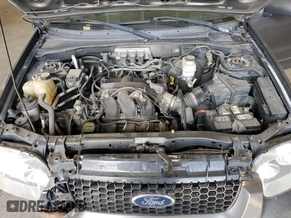 2005 Ford Escape Limited with VIN 1FMCU94125KD16158, listed as a Copart auction lot 62186025 with 213,370 mi miles and Salvage title. Bid and sale history available at DreamBid. Image 12.