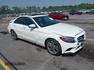 2019 Mercedes-Benz C 300 z VIN 55SWF8DB5KU320503, wystawiony jako IAAI lot #41997619 z przebiegiem 77 912 mil mil oraz . Historia ofert i sprzedaży dostępna na DreamBid. Obrazek 1.