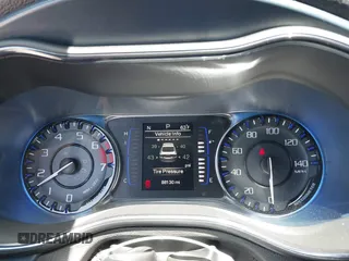 2015 Chrysler 200 S with VIN 1C3CCCBB0FN554918, listed as a IAAI auction lot 42008236 with 88,130 mi miles. Bid and sale history available at carsss.com. Image 7.