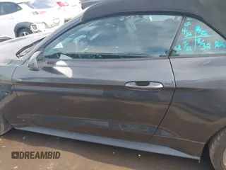 2019 Ford Mustang GT Premium z VIN 1FATP8FF2K5140520, wystawiony jako IAAI lot #41399442 z przebiegiem 101 737 mil mil oraz . Historia ofert i sprzedaży dostępna na DreamBid. Obrazek 14.