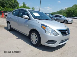 2017 Nissan Versa SV z VIN 3N1CN7AP6HK435423, wystawiony jako IAAI lot #42230677 z przebiegiem 72 735 mil mil oraz . Historia ofert i sprzedaży dostępna na DreamBid. Obrazek 1.