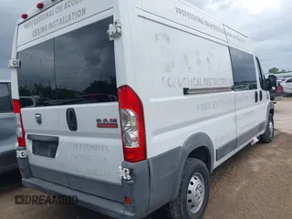 2015 Ram ProMaster Cargo z VIN 3C6TRVDG1FE504703, wystawiony jako IAAI lot #42149367 z przebiegiem 204 463 mil mil oraz . Historia ofert i sprzedaży dostępna na DreamBid. Obrazek 4.