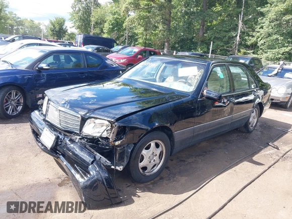 1998 Mercedes-Benz S-Class with VIN WDBGA33G4WA391919, listed as a IAAI auction lot 40139391 with 99,744 mi miles. Bid and sale history available at carsss.com. Image 2.