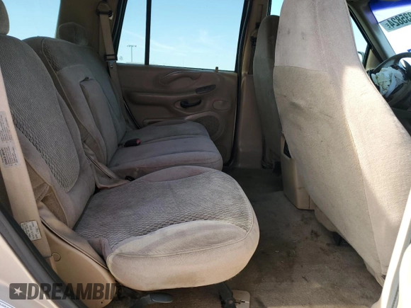 1998 Ford Expedition XLT with VIN 1FMRU1765WLA78708, listed as a Copart auction lot 78035824 with 364,964 mi miles and Salvage Title. Bid and sale history available at carsss.com. Image 12.