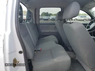 2006 Dodge Dakota SLT z VIN 1D7HW48N76S671886, wystawiony jako Copart lot #59487655 z przebiegiem Nie podano mil oraz Szkoda całkowita • Salvage title. Historia ofert i sprzedaży dostępna na DreamBid. Obrazek 10.