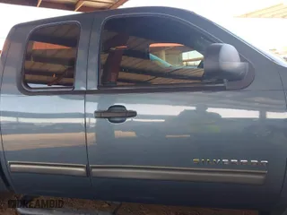 2011 Chevrolet Silverado 1500 LT with VIN 1GCRCSE06BZ150373, listed as a IAAI auction lot 41760988 with 118,941 mi miles. Bid and sale history available at carsss.com. Image 13.