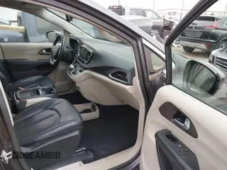 2018 Chrysler Pacifica Touring L with VIN 2C4RC1BG2JR116273, listed as a IAAI auction lot 41922292 with 125,159 mi miles and . Bid and sale history available at DreamBid. Image 5.
