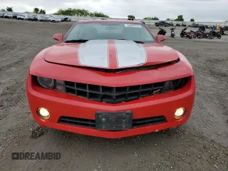 2013 Chevrolet Camaro LT z VIN 2G1FB1E31D9115191, wystawiony jako Copart lot #55069455 z przebiegiem 112 027 mil mil oraz Szkoda całkowita • Salvage title. Historia ofert i sprzedaży dostępna na DreamBid. Obrazek 5.