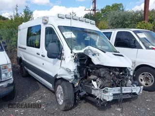2017 Ford Transit z VIN 1FDYR2CM6HKB35997, wystawiony jako IAAI lot #38714739 z przebiegiem 114 147 mil mil oraz . Historia ofert i sprzedaży dostępna na DreamBid. Obrazek 1.