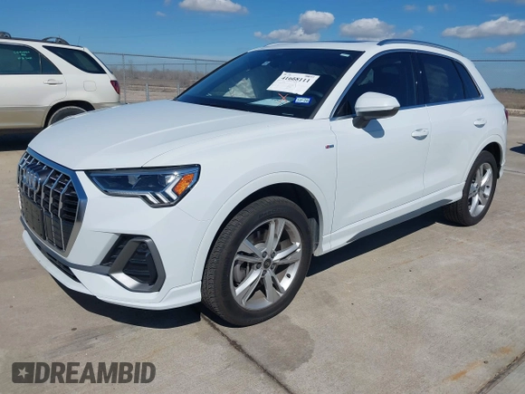 2024 Audi Q3 S line Premium Plus z VIN WA1EECF32R1141891, wystawiony jako IAAI lot #41668111 z przebiegiem 1426 mil mil oraz . Historia ofert i sprzedaży dostępna na DreamBid. Obrazek 17.