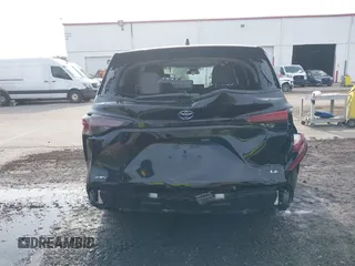 2025 Toyota Sienna LE z VIN 5TDKRKEC0SS237116, wystawiony jako IAAI lot #42384873 z przebiegiem 9 943 mil mil oraz . Historia ofert i sprzedaży dostępna na DreamBid. Obrazek 17.