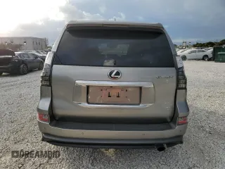 2023 Lexus GX 460 Luxury z VIN JTJGM7BX6P5350328, wystawiony jako Copart lot #84423404 z przebiegiem 16 840 mil mil oraz Nie do naprawy • Non repairable. Historia ofert i sprzedaży dostępna na DreamBid. Obrazek 6.