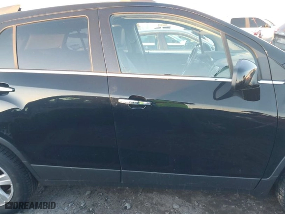 2019 Chevrolet Trax LT with VIN KL7CJPSB2KB897313, listed as a IAAI auction lot 41386111 with 83,355 mi miles. Bid and sale history available at carsss.com. Image 14.