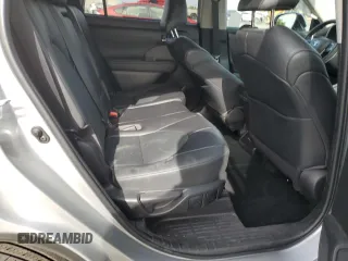 2022 Toyota Highlander XLE z VIN 5TDHZRBH9NS587335, wystawiony jako Copart lot #53280485 z przebiegiem 19 605 mil mil oraz Szkoda całkowita • Salvage title. Historia ofert i sprzedaży dostępna na DreamBid. Obrazek 12.