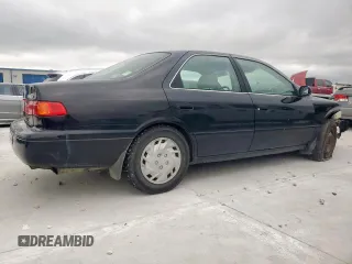 2001 Toyota Camry CE z VIN 4T1BG22K71U032545, wystawiony jako Copart lot #60883095 z przebiegiem 199 864 mil mil oraz Czysty tytuł • Clean title. Historia ofert i sprzedaży dostępna na DreamBid. Obrazek 3.