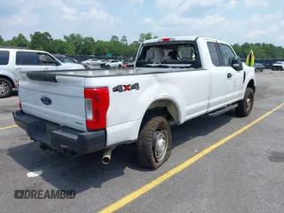 2017 Ford F-250 XLT с VIN 1FT7X2B62HEE58337, выставлен на аукционе IAAI как лот 42553732 с пробегом 136 291 миль миль и . История ставок и продаж доступна на DreamBid. Изображение 4.