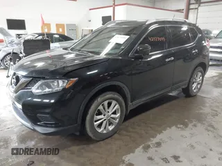 2016 Nissan Rogue SV z VIN JN8AT2MV2GW135957, wystawiony jako IAAI lot #42077099 z przebiegiem 135 081 mil mil oraz . Historia ofert i sprzedaży dostępna na DreamBid. Obrazek 2.