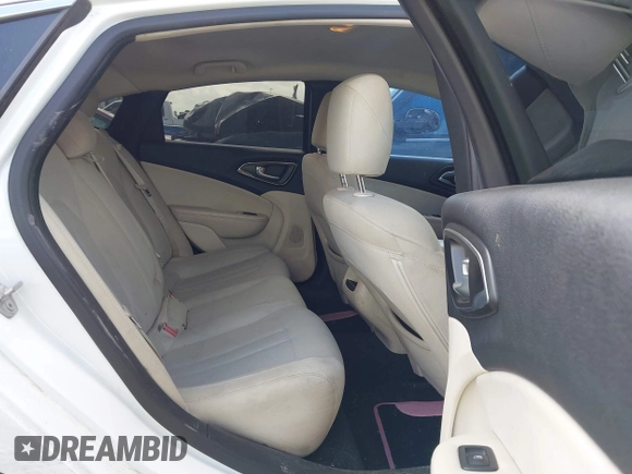 2015 Chrysler 200 Limited с VIN 1C3CCCAB4FN710167, выставлен на аукционе IAAI как лот 42265899 с пробегом 131 554 миль миль и . История ставок и продаж доступна на DreamBid. Изображение 8.