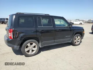 2017 Jeep Patriot Latitude with VIN 1C4NJPFB1HD184633, listed as a Copart auction lot 52252965 with 159,773 mi miles and Salvage Title. Bid and sale history available at DreamBid. Image 3.