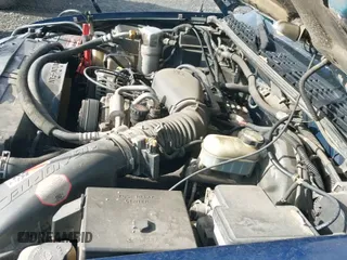 1999 Chevrolet Blazer LS z VIN 1GNDT13W3X2139883, wystawiony jako IAAI lot #41526982 z przebiegiem 242 231 mil mil oraz . Historia ofert i sprzedaży dostępna na DreamBid. Obrazek 12.