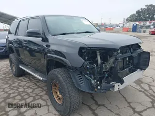 2017 Toyota 4Runner SR5 с VIN JTEZU5JR8H5159090, выставлен на аукционе IAAI как лот 42490310 с пробегом 60 546 миль миль и . История ставок и продаж доступна на DreamBid. Изображение 1.