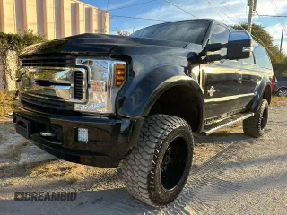 2004 Ford Excursion Eddie Bauer with VIN 1FMSU45P14EA06923, listed as a Copart auction lot 52830855 with 186,217 mi miles and Clean Title. Bid and sale history available at DreamBid. Image 1.