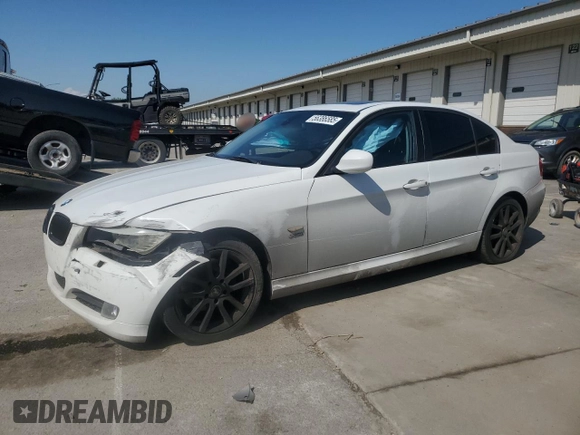 2011 BMW 3 Series 328i xDrive z VIN WBAPK5G56BNN30256, wystawiony jako Copart lot #56386585 z przebiegiem 141 571 mil mil oraz Szkoda całkowita • Salvage title. Historia ofert i sprzedaży dostępna na DreamBid. Obrazek 1.