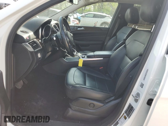 2015 Mercedes-Benz M ML 350 with VIN 4JGDA5JB1FA569935, listed as a Copart auction lot 53106585 with 26,400 mi miles and Salvage Title. Bid and sale history available at carsss.com. Image 7.