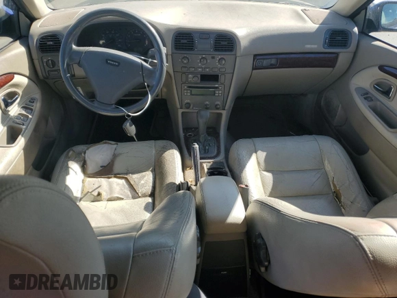 2004 Volvo V40 z VIN YV1VW27524F027635, wystawiony jako Copart lot #76744664 z przebiegiem 130 302 mil mil oraz Tytuł czysty. Historia ofert i sprzedaży dostępna na DreamBid. Obrazek 9.
