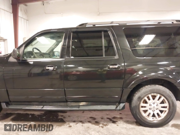 2013 Ford Expedition Max Limited z VIN 1FMJK2A54DEF56319, wystawiony jako IAAI lot #41202424 z przebiegiem 200 200 mil mil oraz . Historia ofert i sprzedaży dostępna na DreamBid. Obrazek 15.