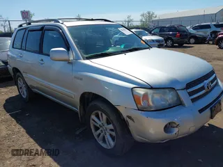 2006 Toyota Highlander Hybrid with VIN JTEEW21A560019431, listed as a IAAI auction lot 42112205 with 240,527 mi miles. Bid and sale history available at carsss.com. Image 1.