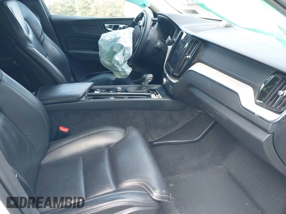 2018 Volvo XC60 Inscription z VIN YV4A22RL3J1032991, wystawiony jako IAAI lot #40540449 z przebiegiem 60 834 mil mil oraz . Historia ofert i sprzedaży dostępna na DreamBid. Obrazek 5.